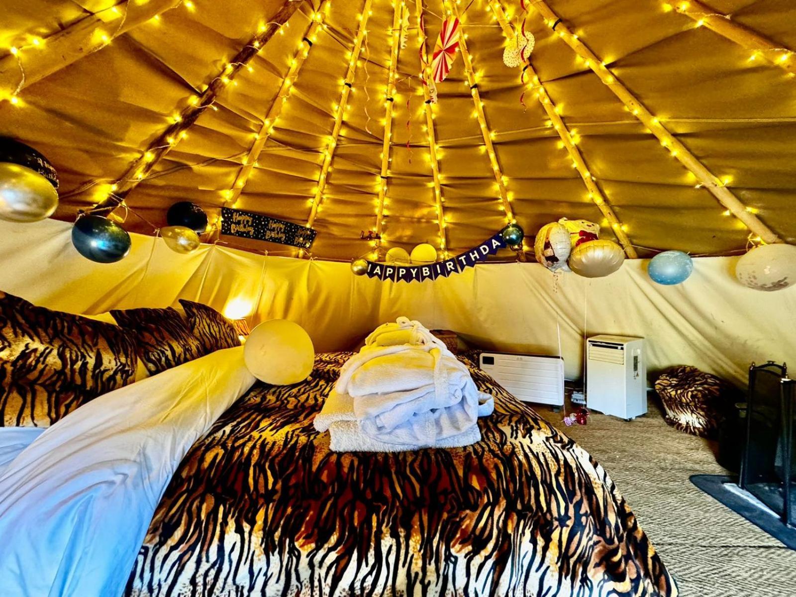 Burtree Country House, Tipi'S, Treehouse & Lodge & House Rooms With Hot Tubs In A Private Garden Thirsk Exterior photo