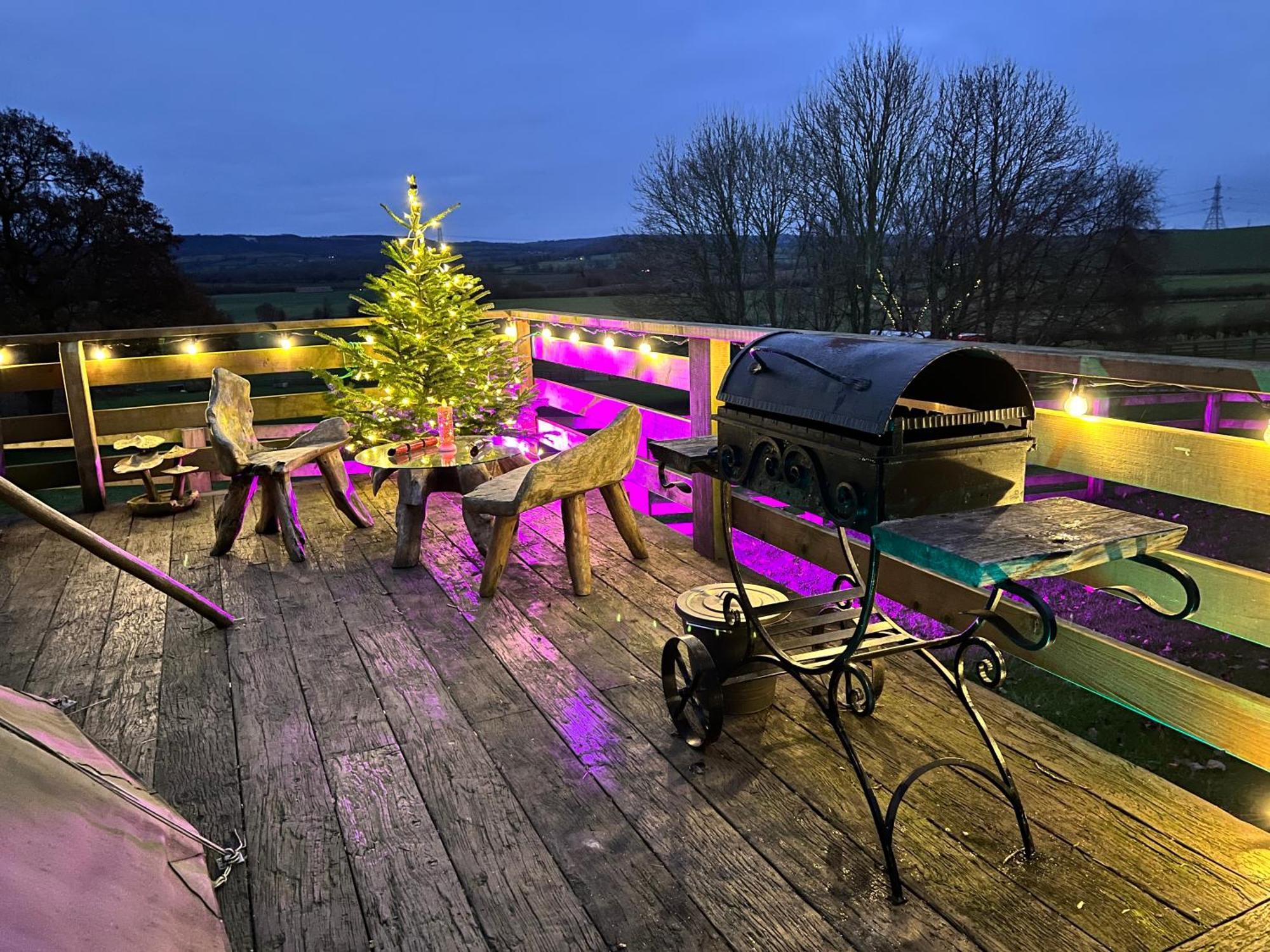 Burtree Country House, Tipi'S, Treehouse & Lodge & House Rooms With Hot Tubs In A Private Garden Thirsk Exterior photo