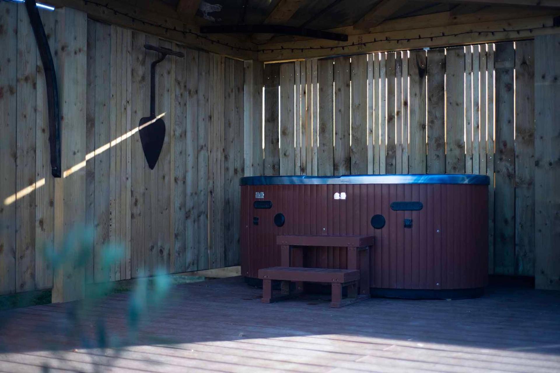 Burtree Country House, Tipi'S, Treehouse & Lodge & House Rooms With Hot Tubs In A Private Garden Thirsk Exterior photo